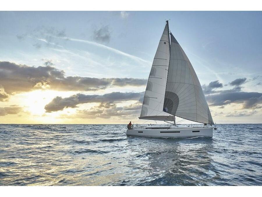 Photo #1 - Sun Odyssey 490 4cab (Bellatrix) en Main Port - 16664