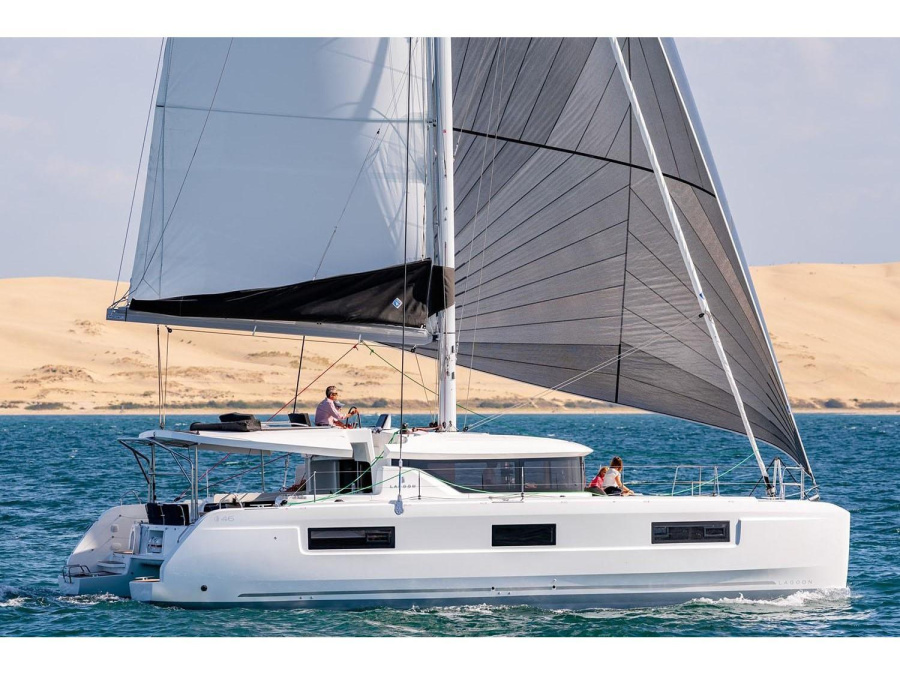 Photo #1 - LAGOON 46 / 4 CABINS (ELLA) in Port - 14578