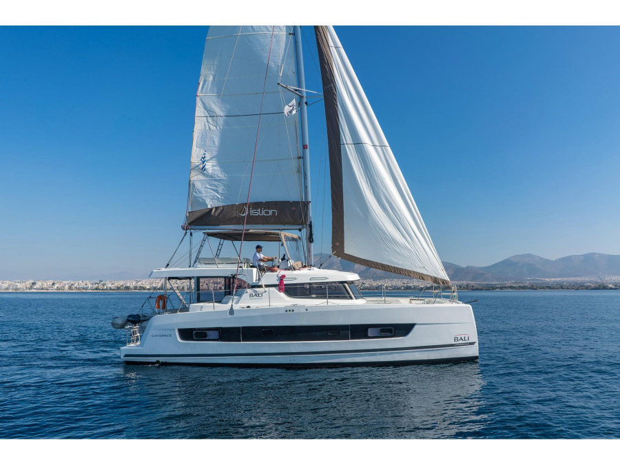 Photo #1 - Bali Catspace 1 (Duende) en Alimos Marina - 12292