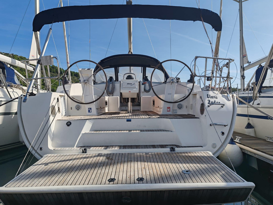 Photo #1 - Bavaria Cruiser 46 (Elara) en Marina - 14226