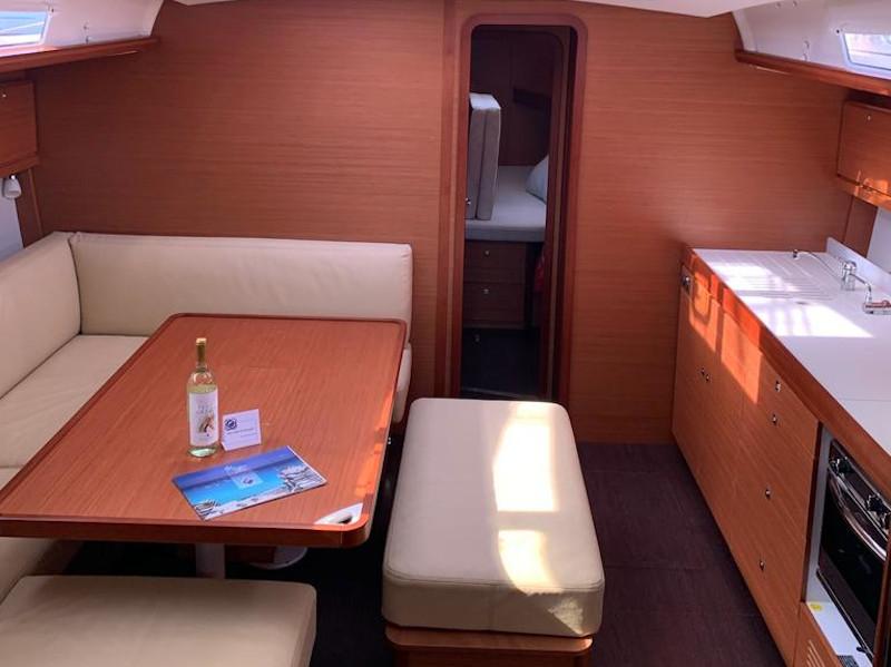 Interior image - 2