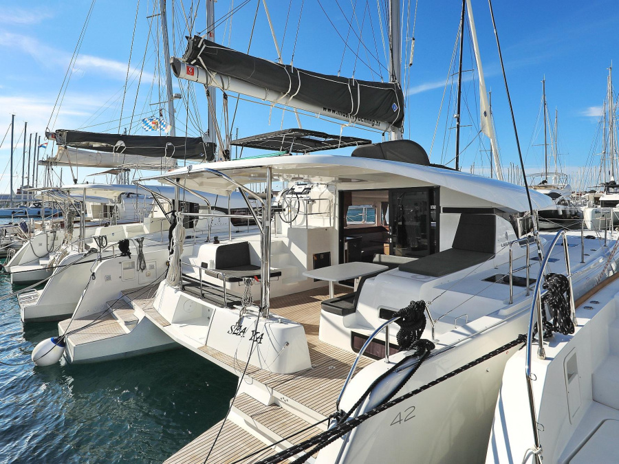 Photo #1 - Lagoon 42 (SEA YA) in D-Marin Dalmacija Marina - 25676