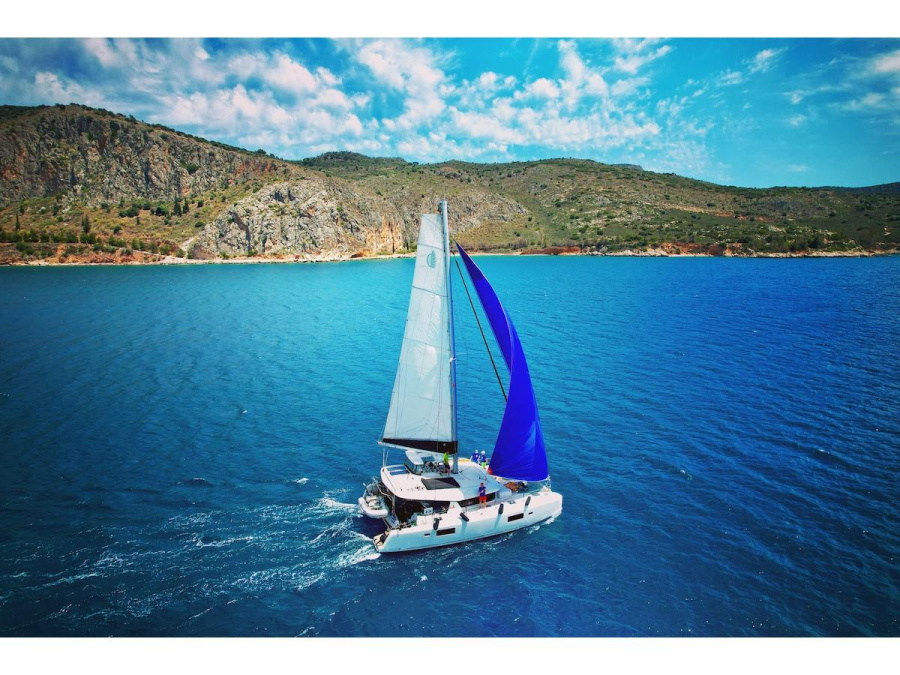 Photo #1 - Lagoon 42 (Aurora) en Alimos Marina - 7787