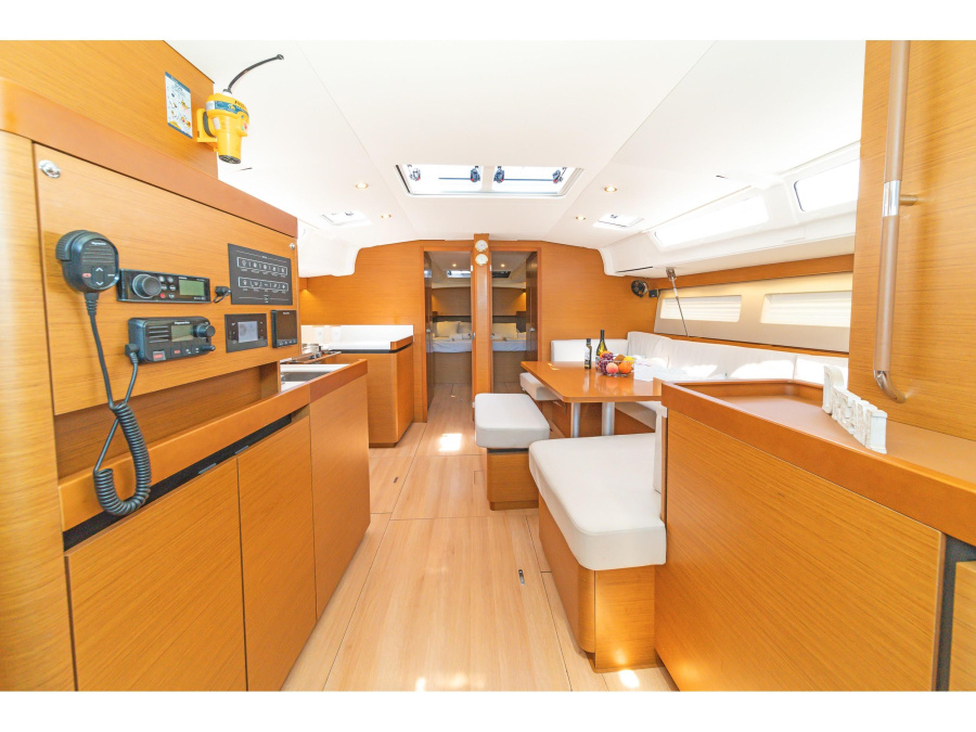 Interior image - 1