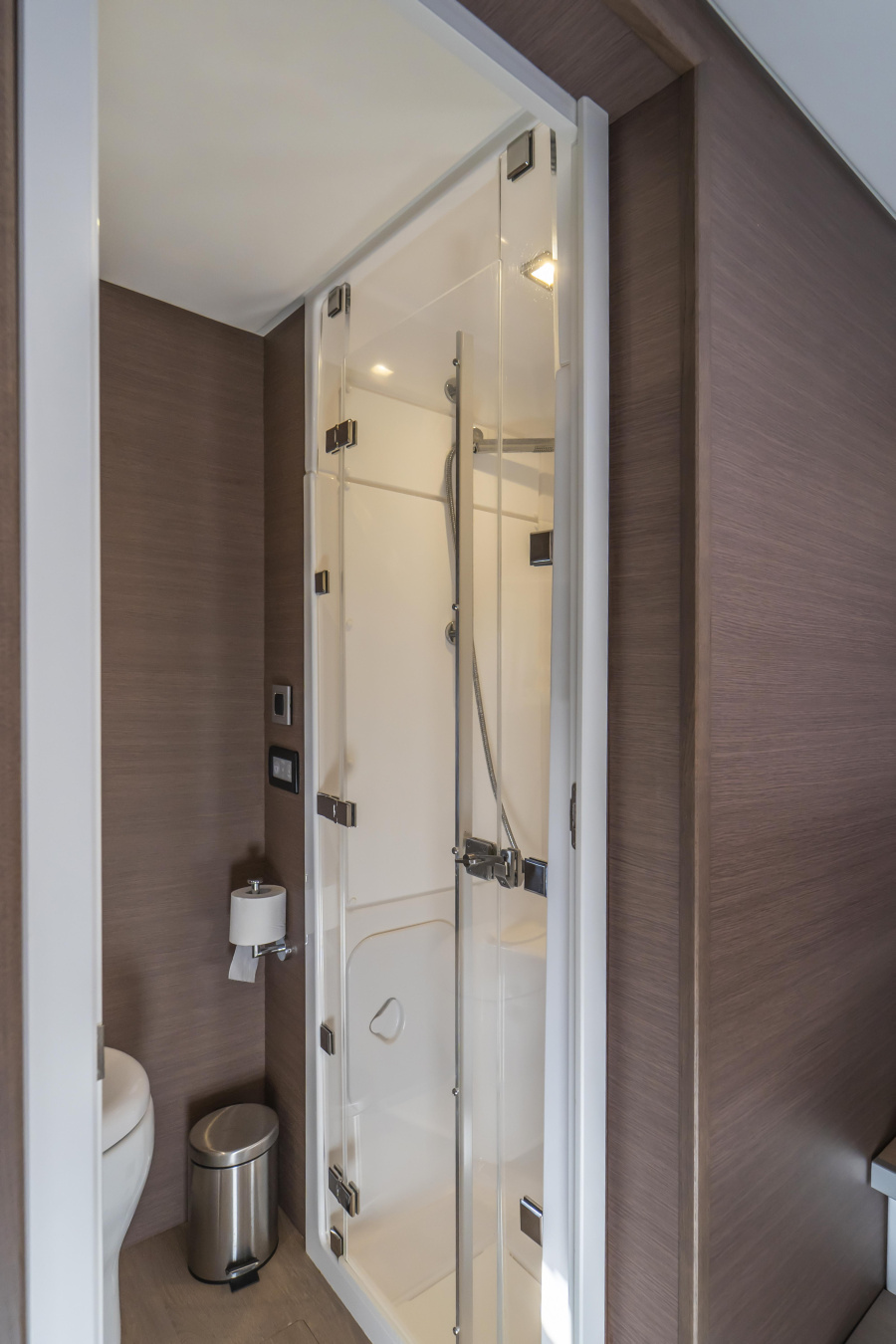 Double Cabin - 2