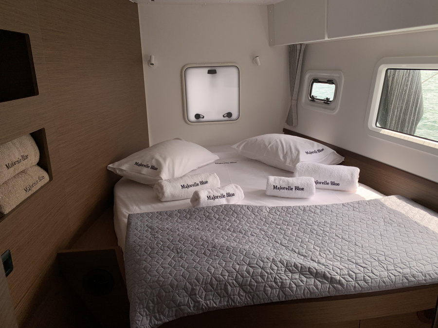 Majorelle Blue | A/C generator watermaker - 2