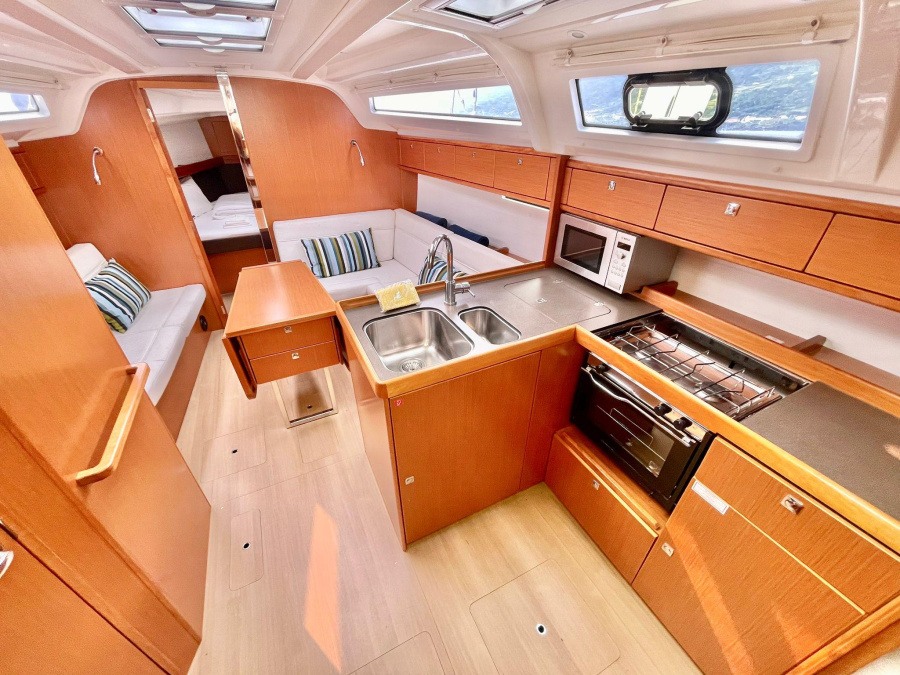 Interior image - 1