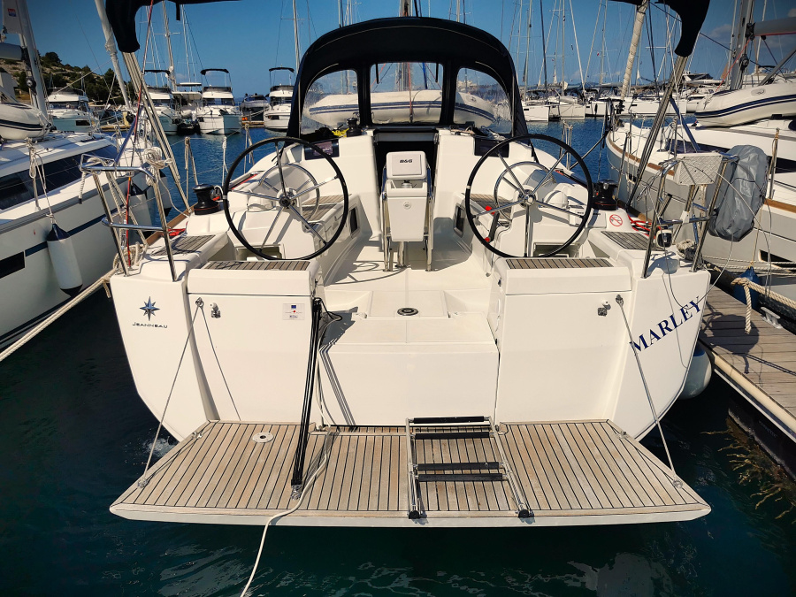 Photo #1 - Sun Odyssey 419 (Marley) in Marina - 8618