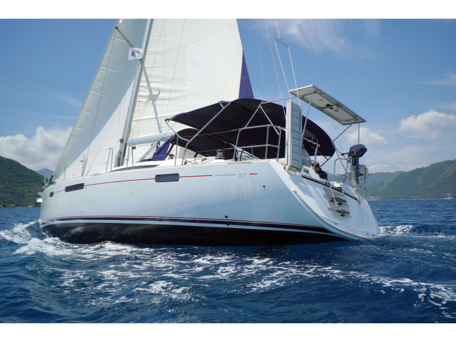Photo #1 - Jeanneau 57 (Summerlove) en Albatros Marina - 4301