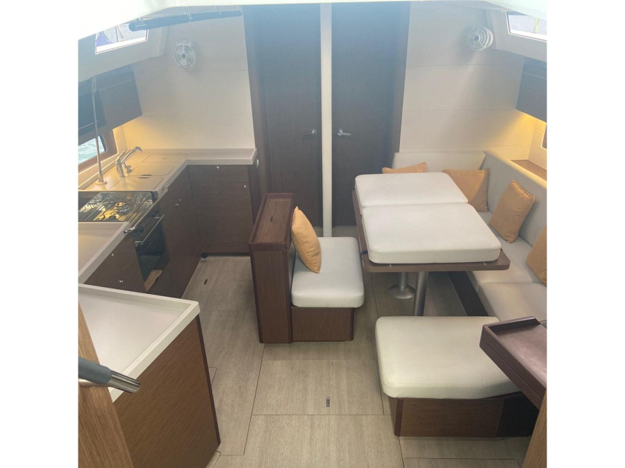 Interior image - 1
