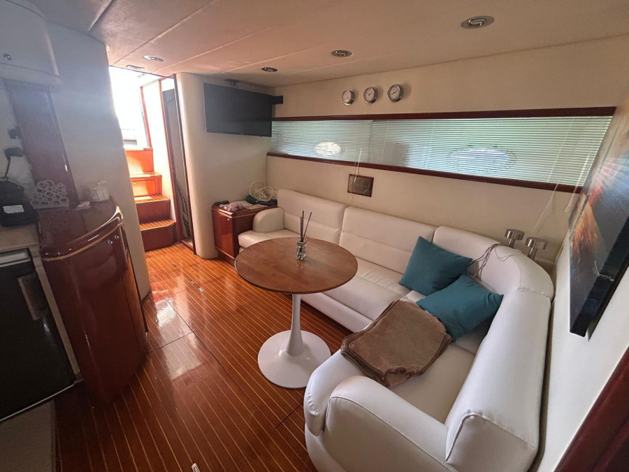 Interior image - 2