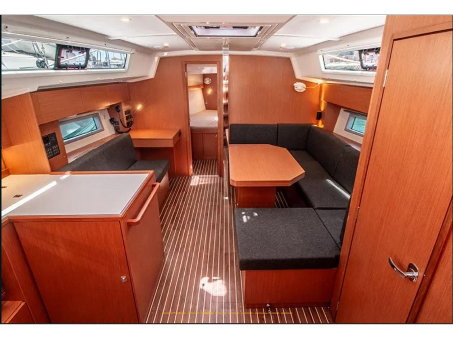 Interior image - 2