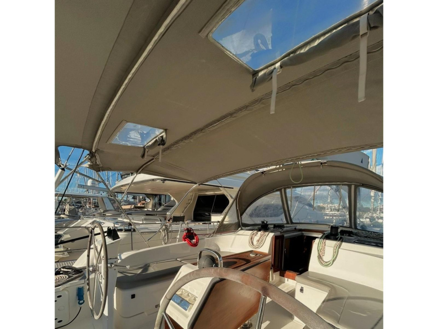 Photo #1 - Bavaria Cruiser 51 (5 cab) (Bavaria Cr51 2018) in Alimos Marina - 67369