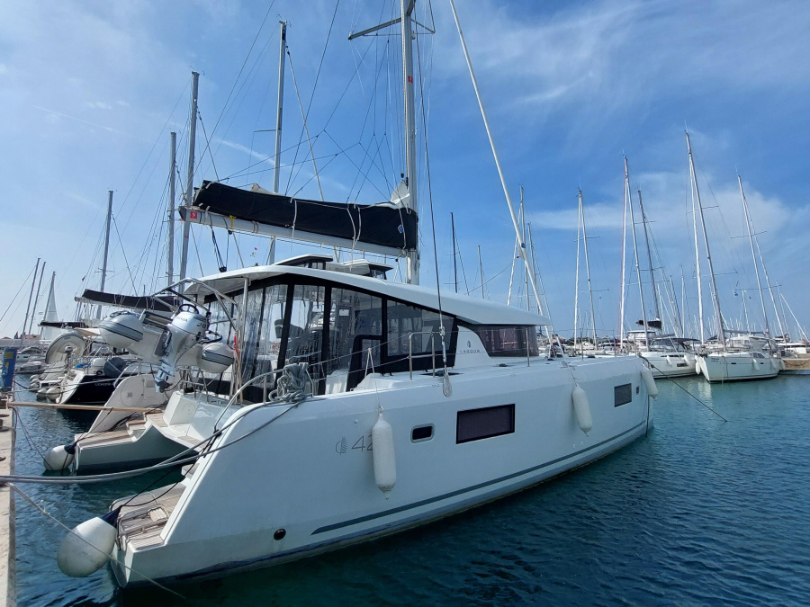 Photo #1 - Lagoon 42 (DALMATIA SUNRISE) en D-Marin Dalmacija Marina - 8477