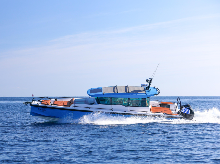 Photo #1 - Axopar 37 XC Cross Cabin (1 cabin) (KAIZEN) en Chania - 19700