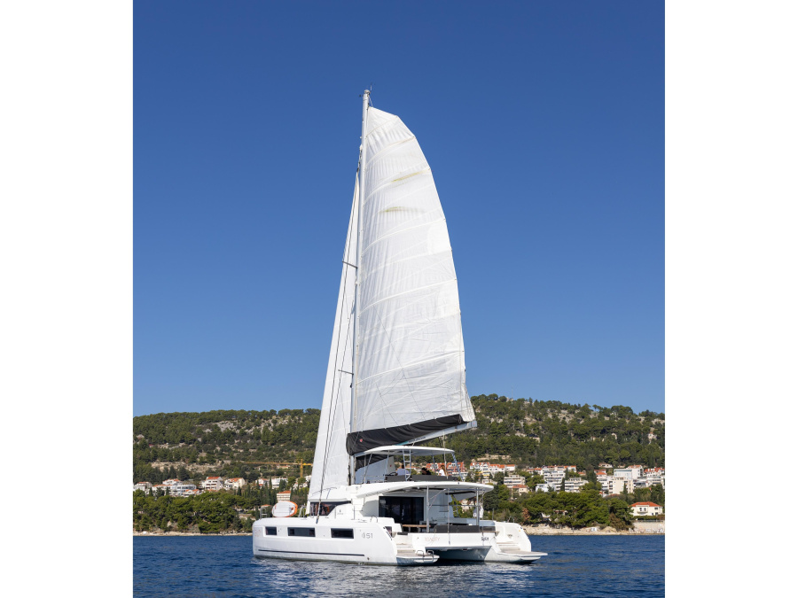 Photo #1 - Lagoon 51 (OCEAN PEARL) in Port of / West Harbour - 63787