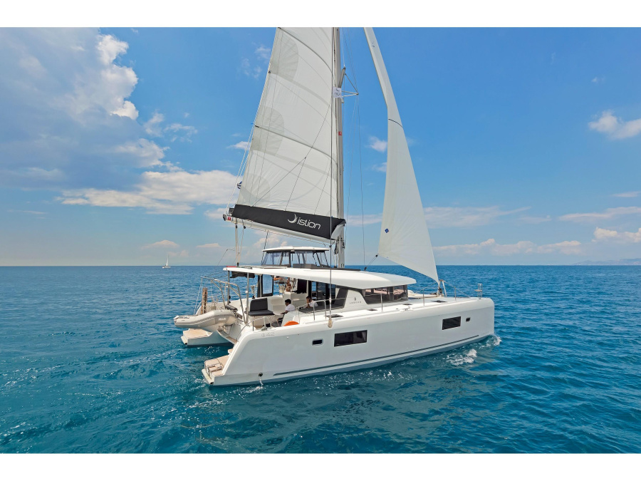 Photo #1 - Lagoon 42 A/C & GEN (Deja Vu) in Alimos Marina - 6220