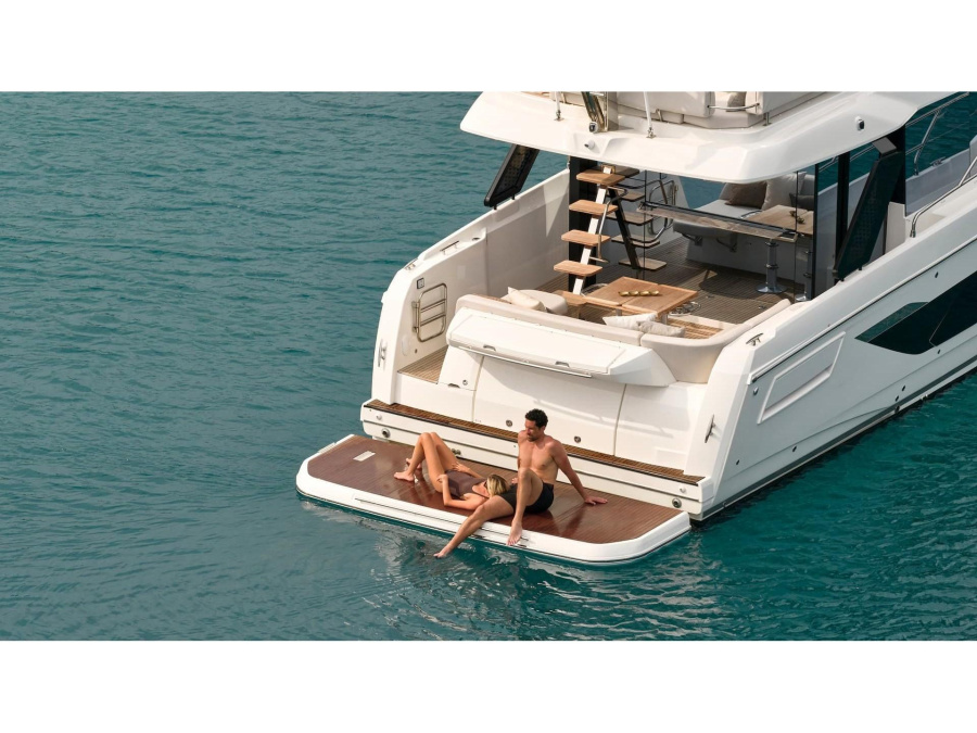 Photo #1 - Prestige F4.3 (Mr.77) in Marina Kaštela - 63838