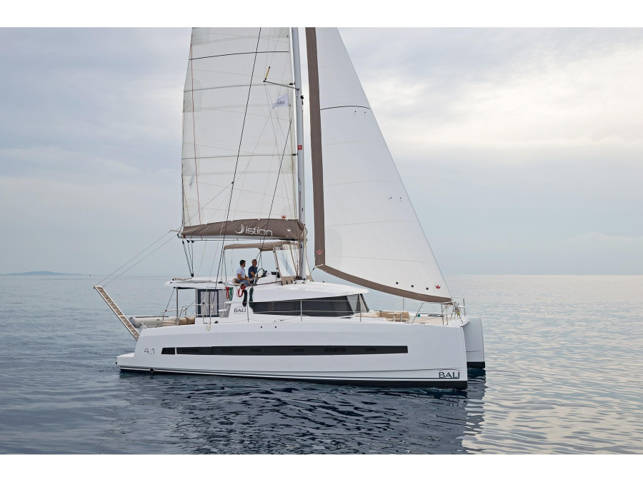 Photo #1 - Bali 4.1 (Golden Waters) en Alimos Marina - 11357