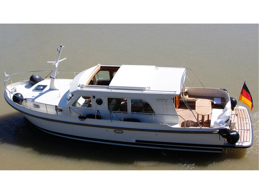 Photo #1 - Linssen GS 34.9 Sedan (Balu (Sa)) in Marina Vulkan Werft - 18806
