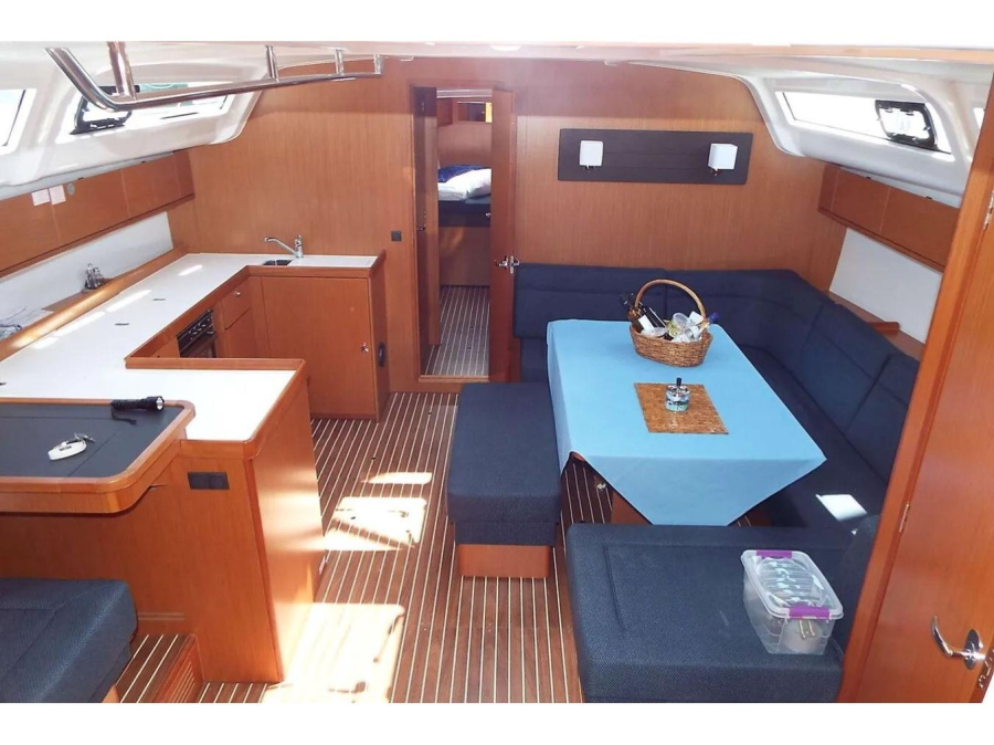 Interior image - 1