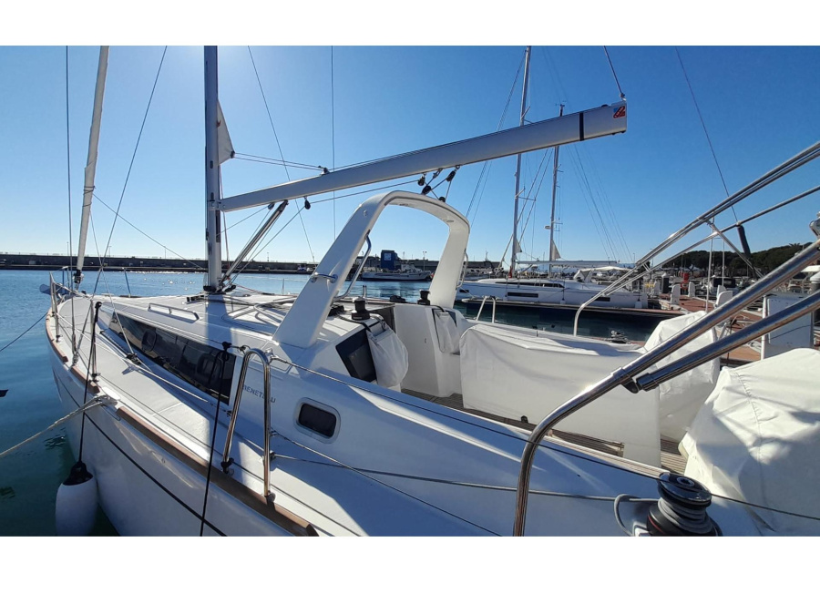 Photo #1 - Oceanis 38.1 (TRITON) in Marina - 5255