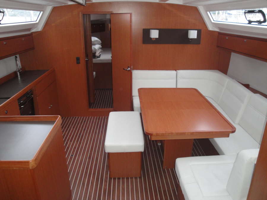 Interior image - 2