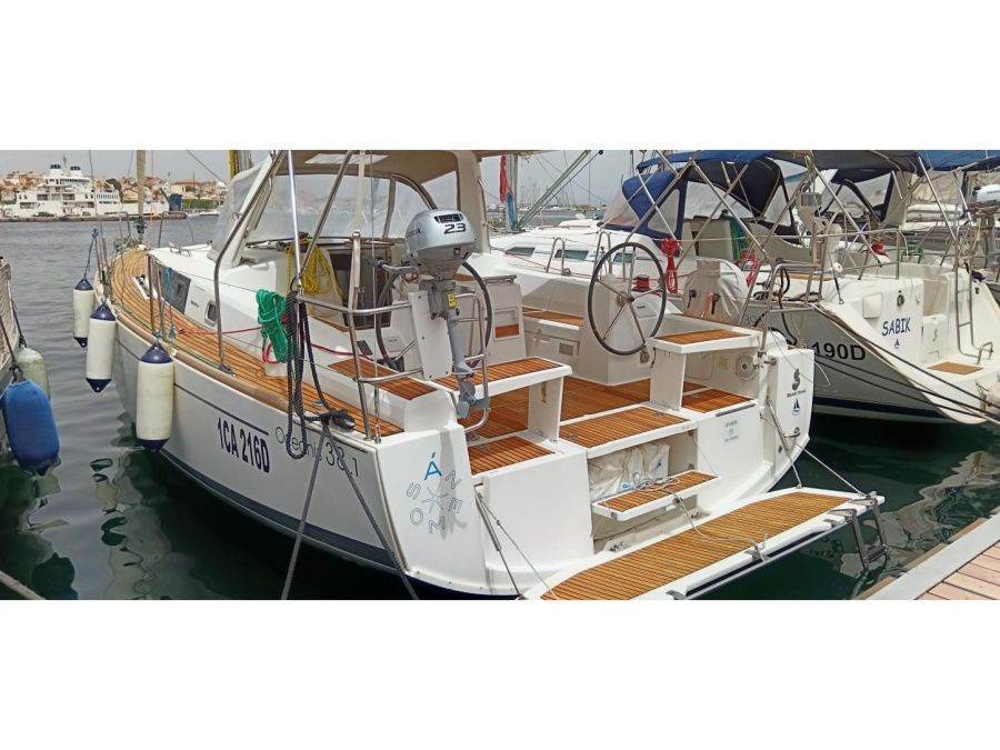 Photo #1 - Oceanis 38 (Ánemos) en  - 6373