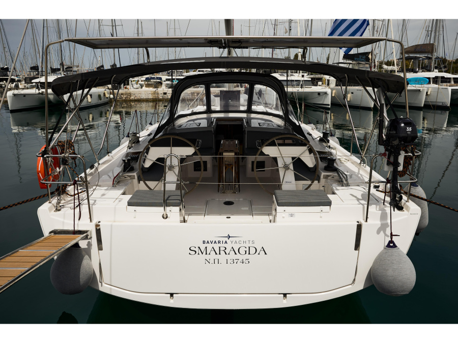 Photo #1 - Bavaria C46 (SMARAGDA) en Alimos Marina - 19359