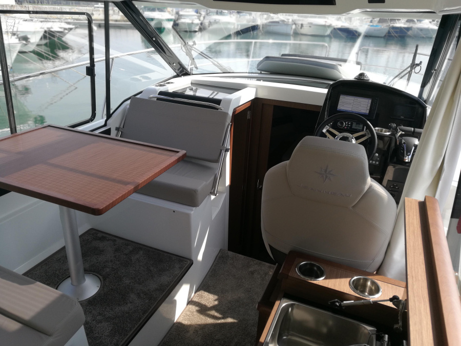 Interior image - 1
