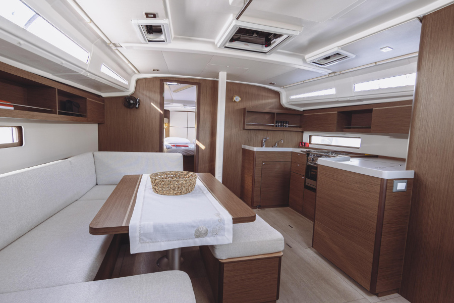 Miro 2022 ( Beneteau Oceanis 40.1 ft) - 1