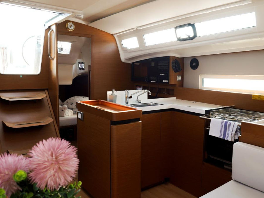 Interior image - 2