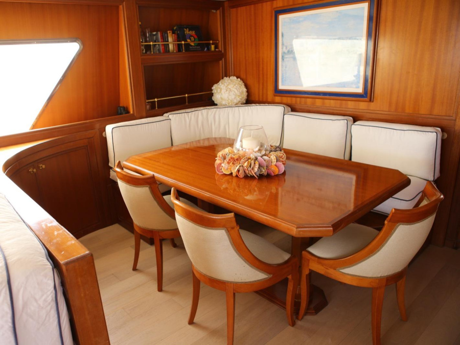 Interior image - 2