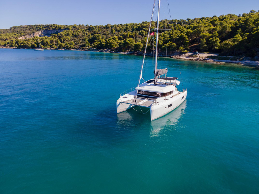 Photo #1 - Lagoon 42 owner version (FIND US) in Marina Kaštela - 10129