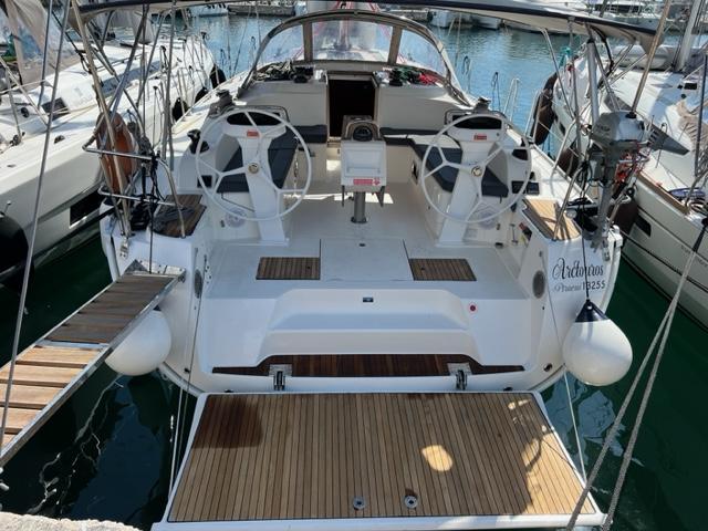Photo #1 - Bavaria 46 Cruiser (ARCTUROS) en Alimos Marina - 19306