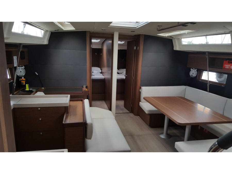 Interior image - 1