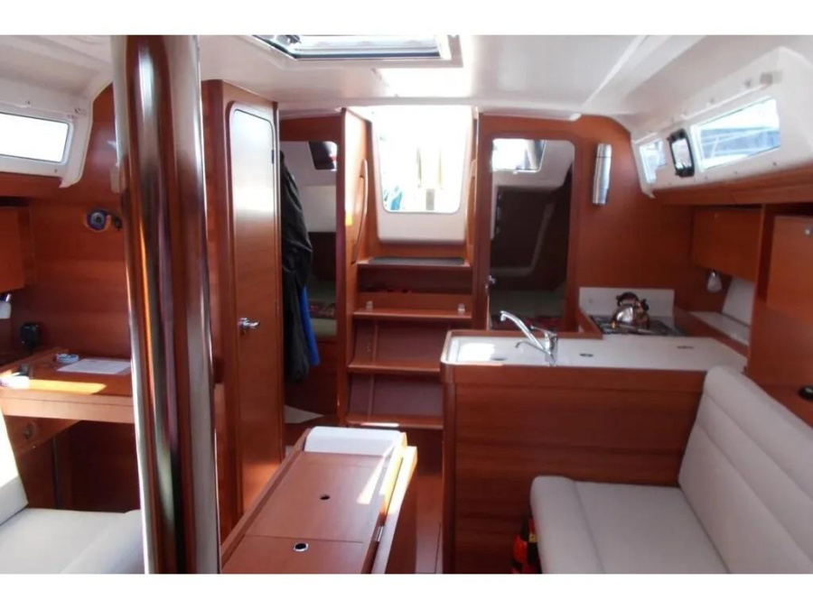Interior image - 2