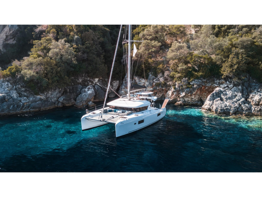 Photo #1 - Lagoon 42 (INSPIRE) in Port of Lefkas - 64336