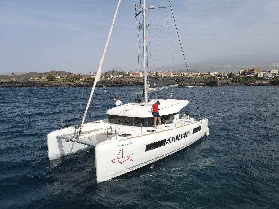 Photo #1 - Lagoon 40 (Eskimo) in Marina San Miguel - 11265