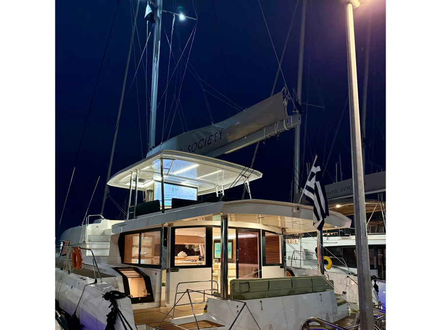 Photo #1 - Bali 5.8 (Romar V) in Alimos Marina - 22210