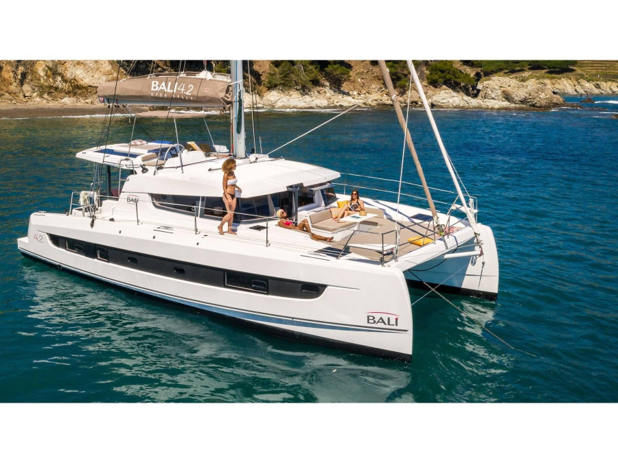 Photo #1 - Bali 4.2 (Silver IX) en Port of - 14018