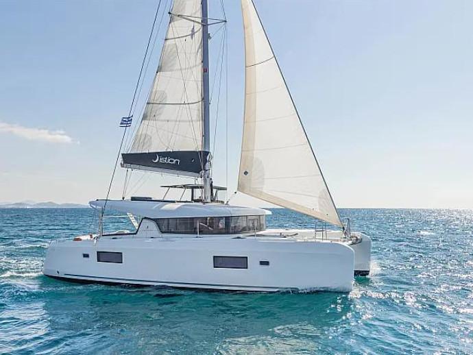 Photo #1 - Lagoon 42 A/C & GEN & WM (Carpe Diem) in Alimos Marina - 21128
