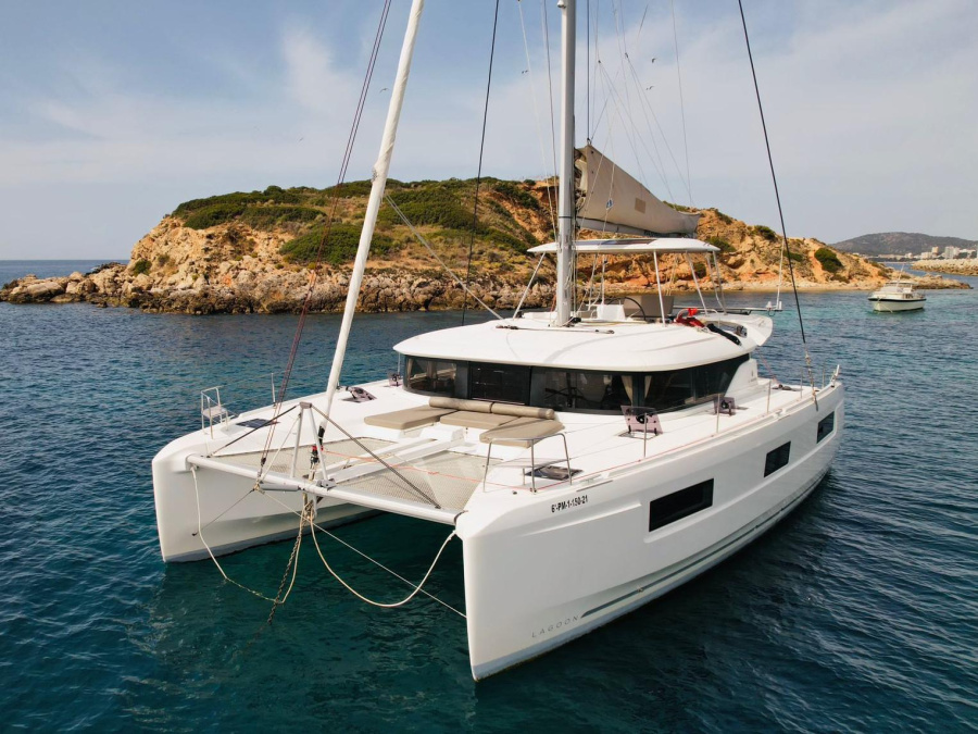 Photo #1 - Lagoon 46 (Machango) in La Lonja Marina Charter - 16579