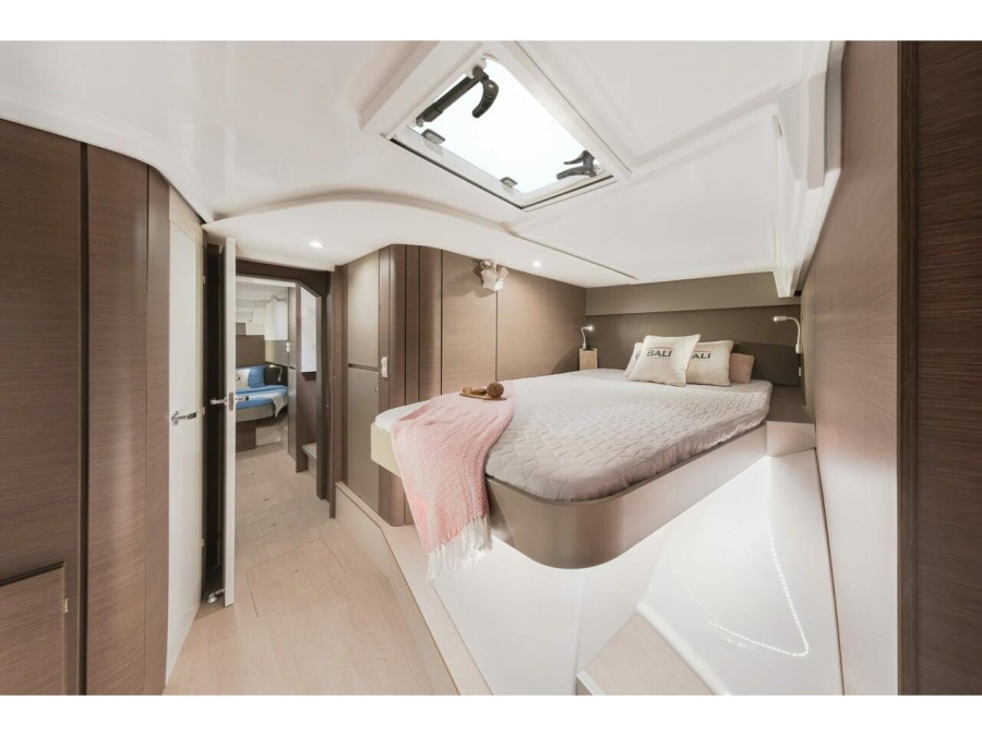 Interior image - 2