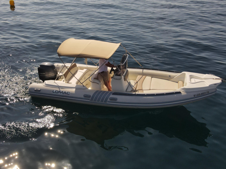 Photo #1 - Lomac Turismo 675 (Fura) in Marina Palamós - 21484