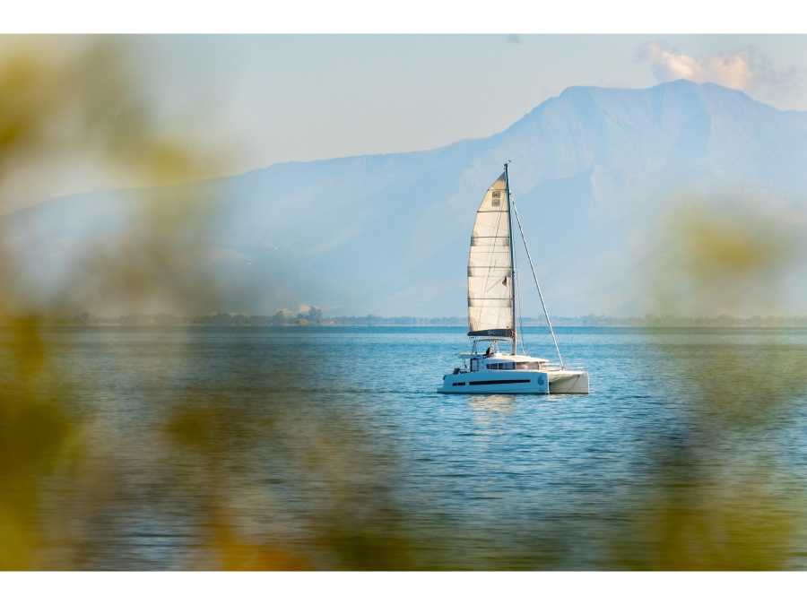Photo #1 - Bali 4.1 (ZIZI) in Marina - 7625