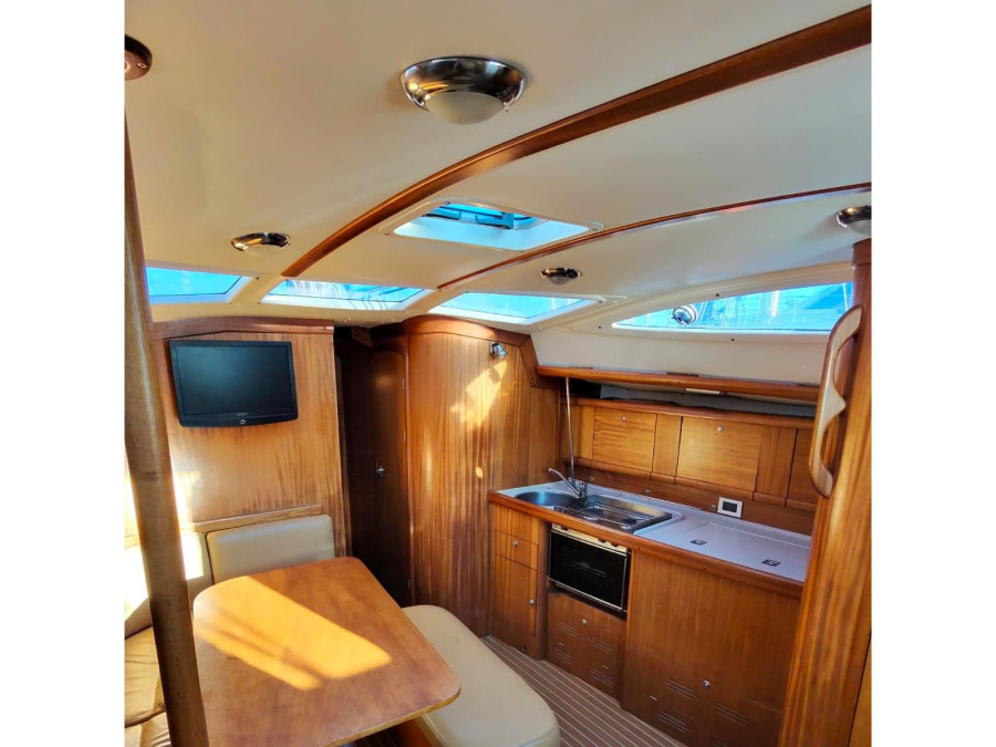 Interior image - 1