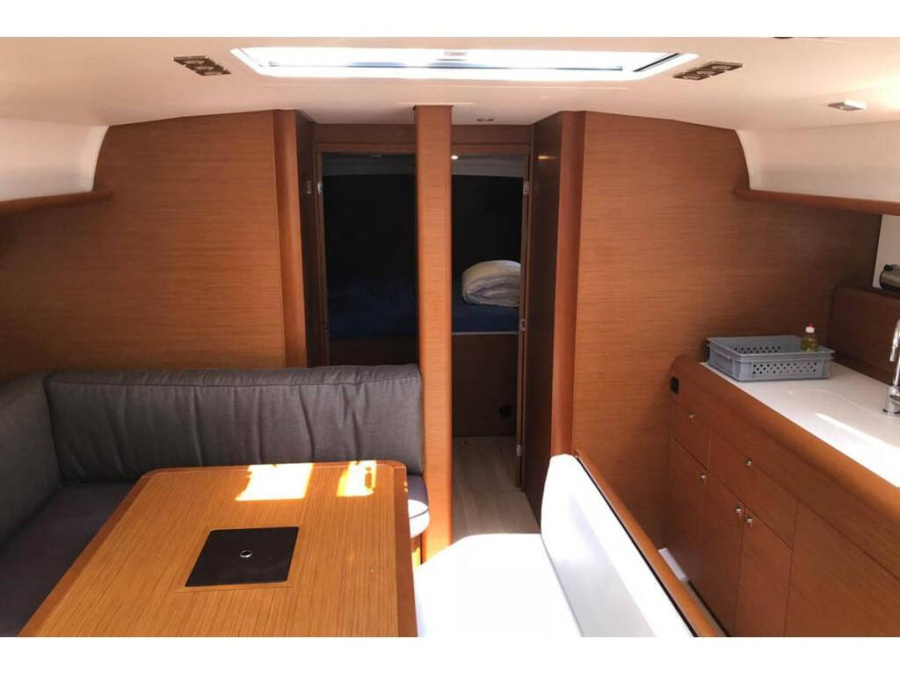 Interior image - 2