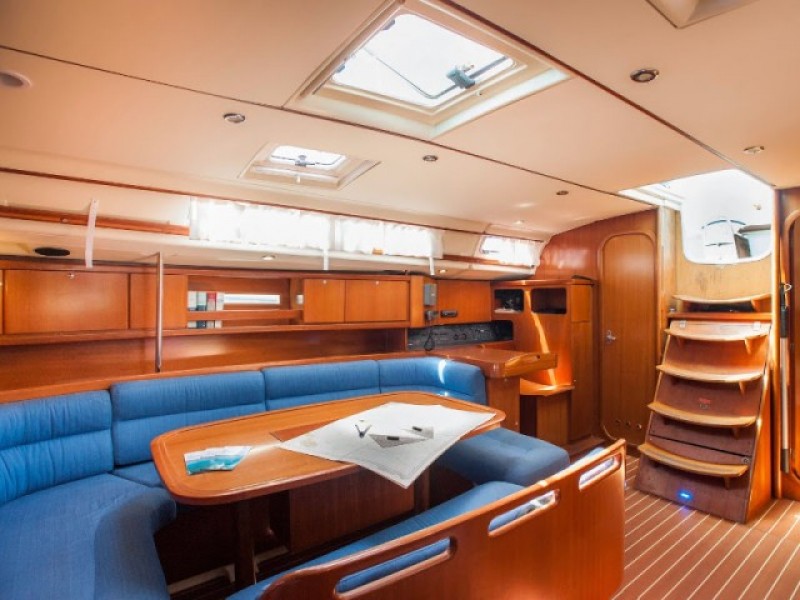 Interior image - 2