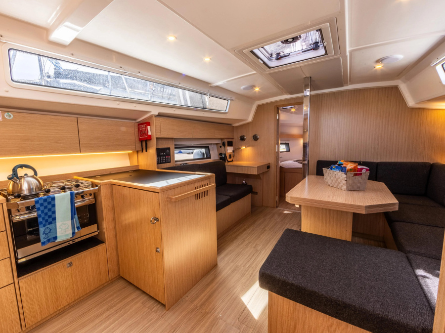 Interior image - 2